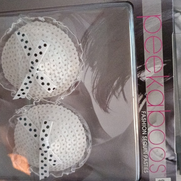 Peekaboos fashion sequin pasties.2 Sets - Picture 2 of 4